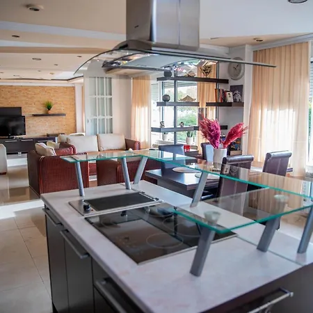 Sweet House Parlament Lux *