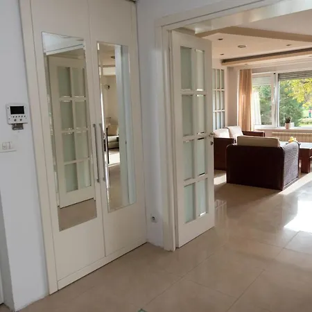 Sweet House Parlament Lux