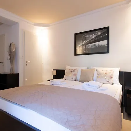 Sweet House Parlament Lux